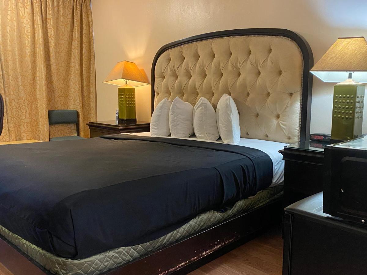 Green Tree Inn And Extended Stay Suites Вікторвілл Екстер'єр фото