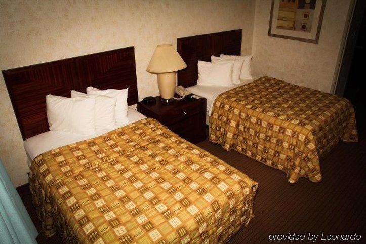 Green Tree Inn And Extended Stay Suites Вікторвілл Екстер'єр фото
